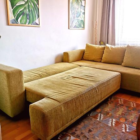 Cozyhome Retro Apartment Братислава Екстериор снимка