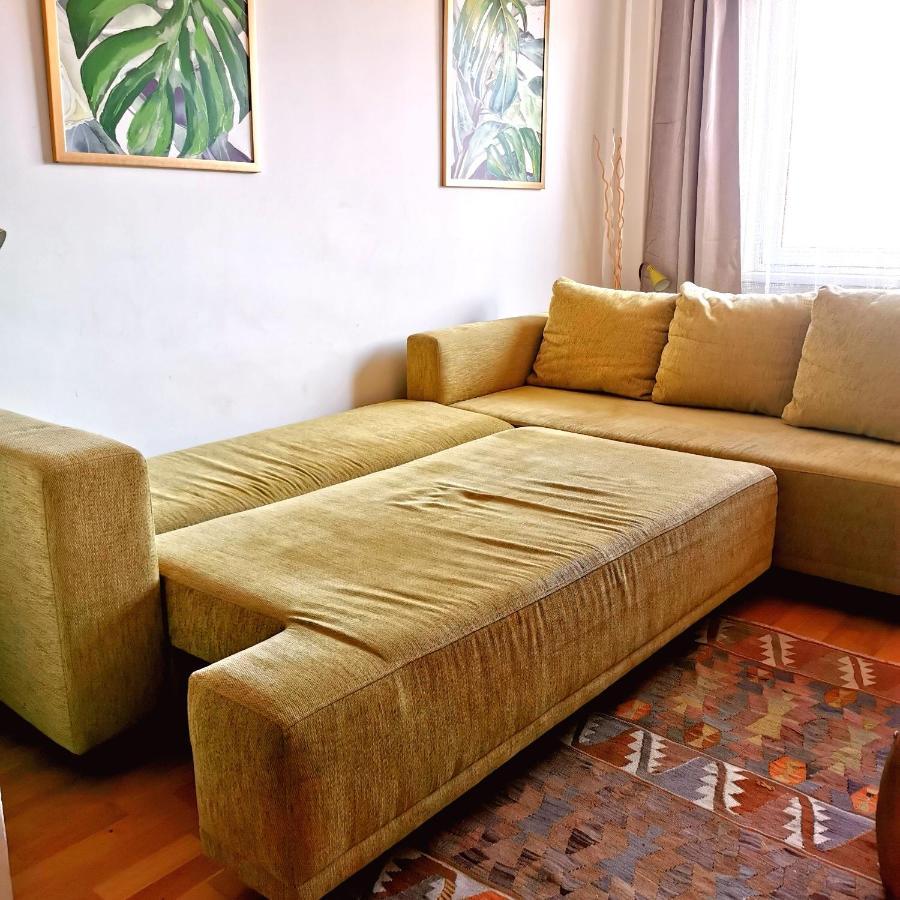 Cozyhome Retro Apartment Братислава Екстериор снимка
