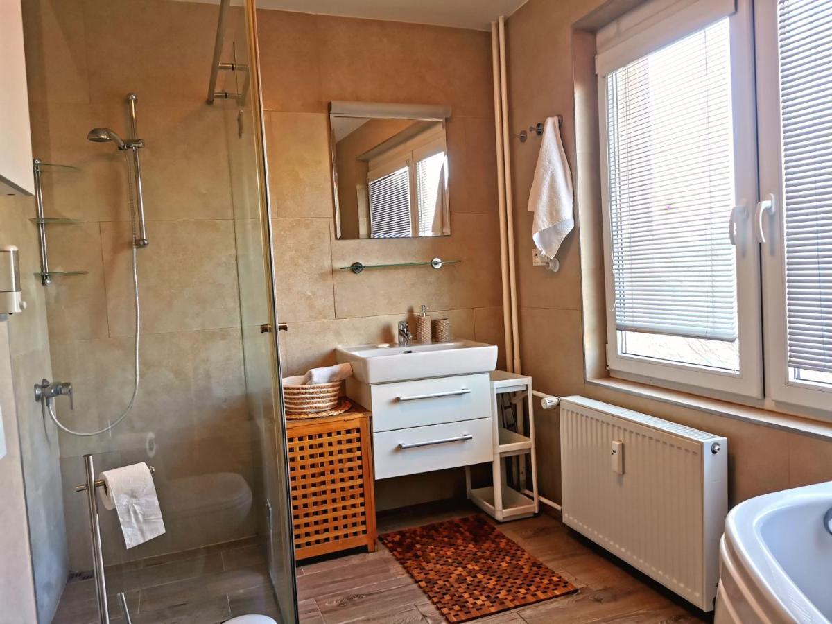 Cozyhome Retro Apartment Братислава Екстериор снимка