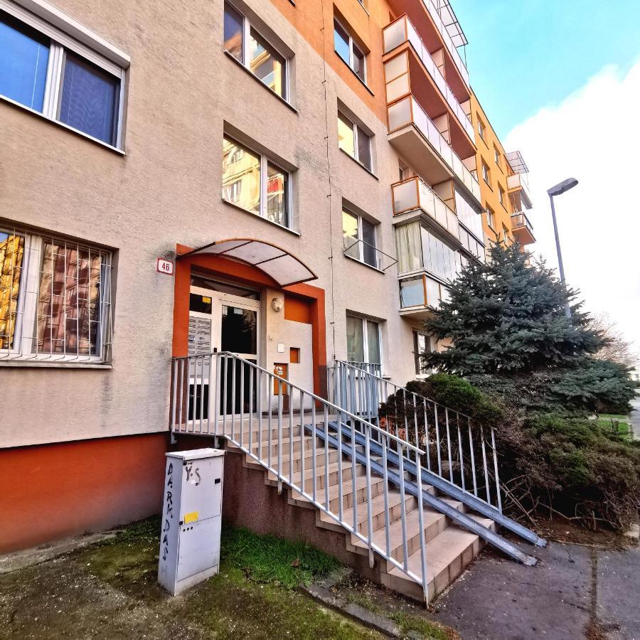 Cozyhome Retro Apartment Братислава Екстериор снимка